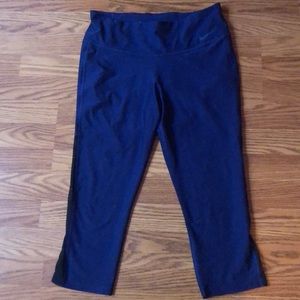 Women blue nike cropped legging with mesh